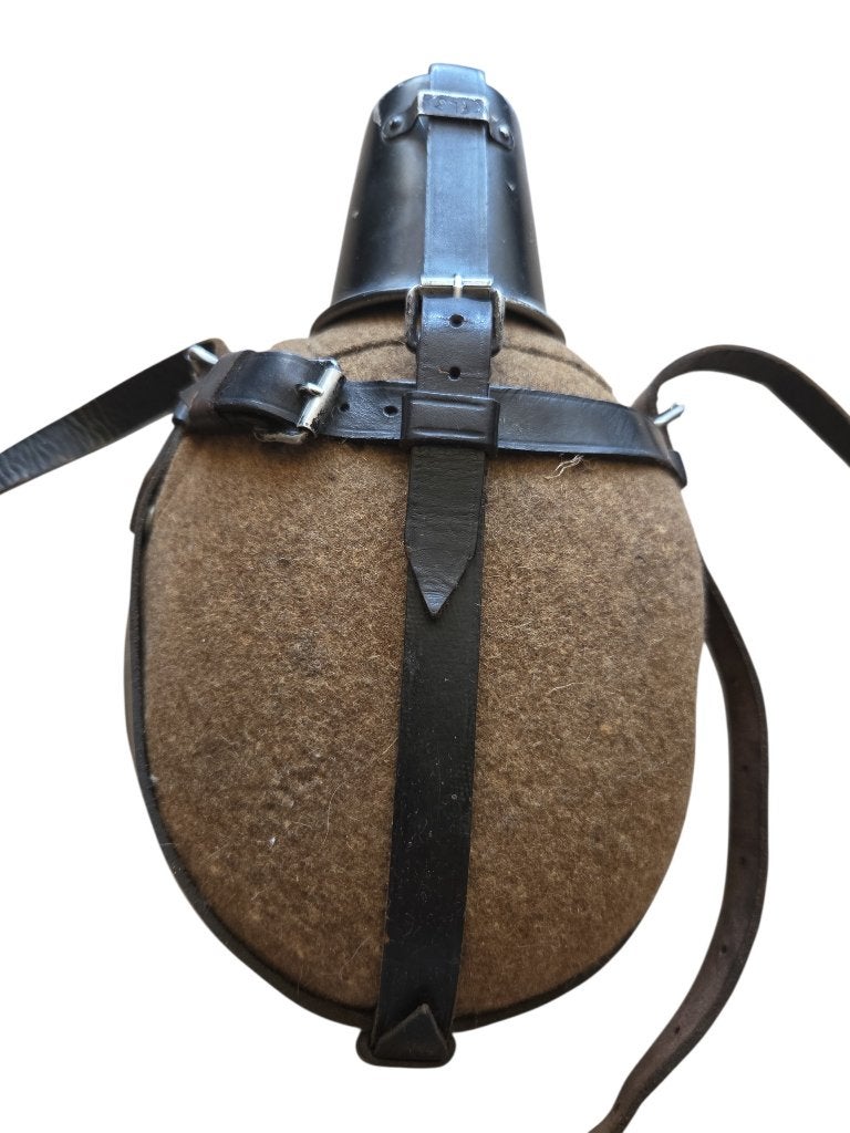 wehrmacht medical canteen "CFL" 37 met orginele  beker, Verzamelen, Militaria | Tweede Wereldoorlog, Ophalen of Verzenden