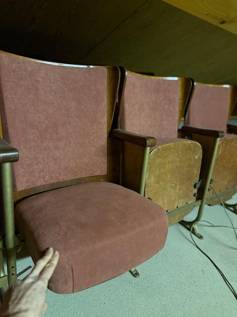 Rij cinemastoelen (4 x 5stuks), Enlèvement