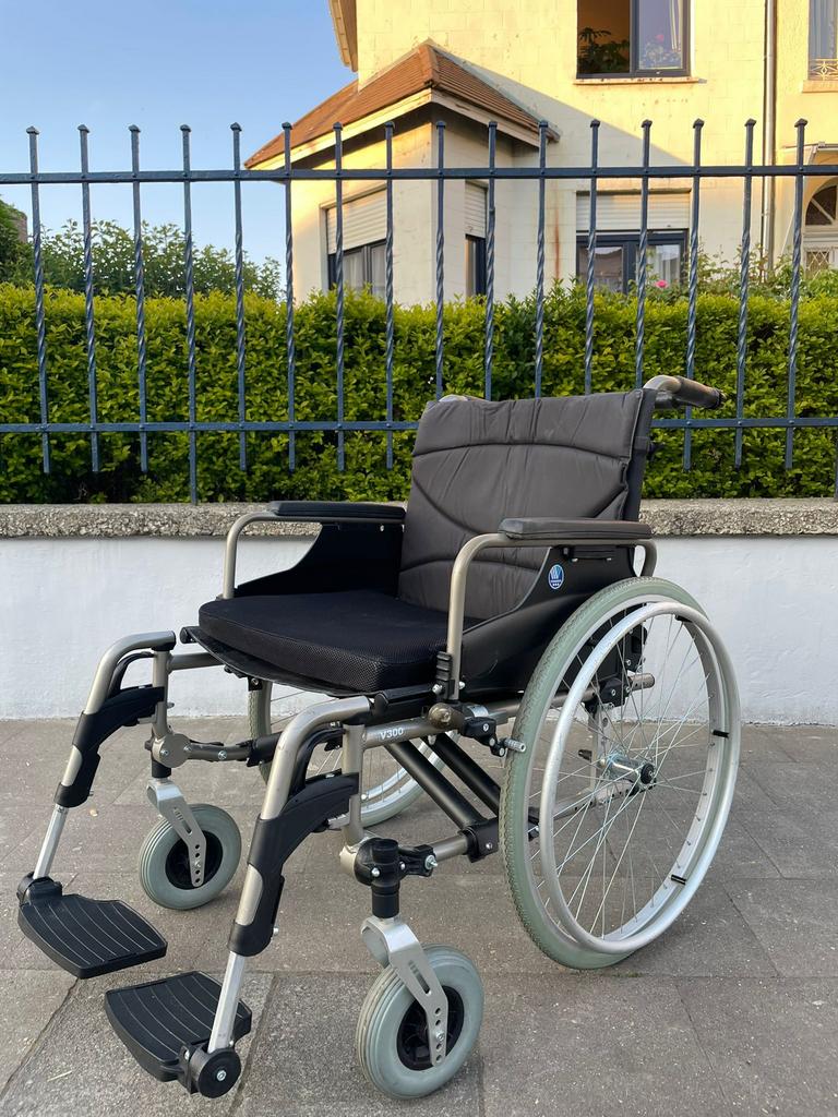 Chaise roulante pliable Vermeiren V 300 XXL 55 cm état neuf, Enlèvement ou Envoi, Pliant, Comme neuf