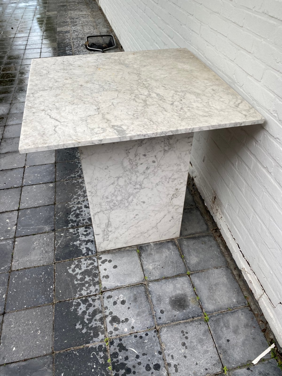 Marmeren tafel en marmeren kastje, Ophalen