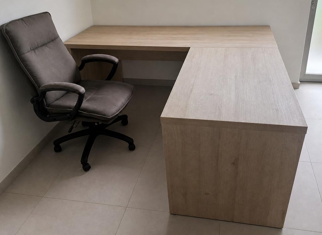 Bureau + bureaustoel, Huis en Inrichting, Bureaus, Ophalen