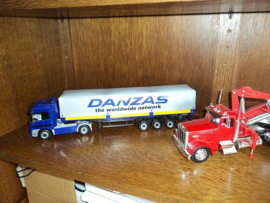 Petterbil vrachtwagen miniatuur, Ophalen, Zo goed als nieuw