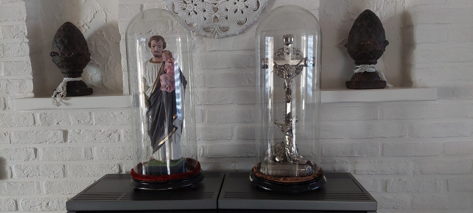 2 stolpen met beeld en kruis, Huis en Inrichting, Woonaccessoires | Stolpen, Ophalen