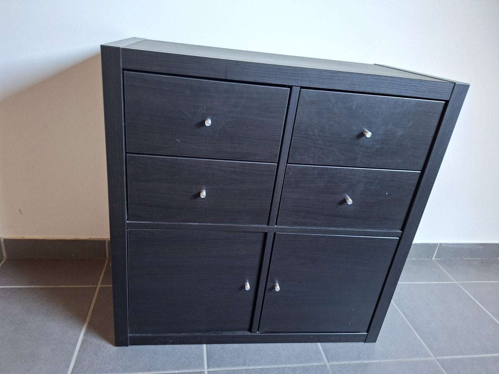 Zwarte kast, Ophalen
