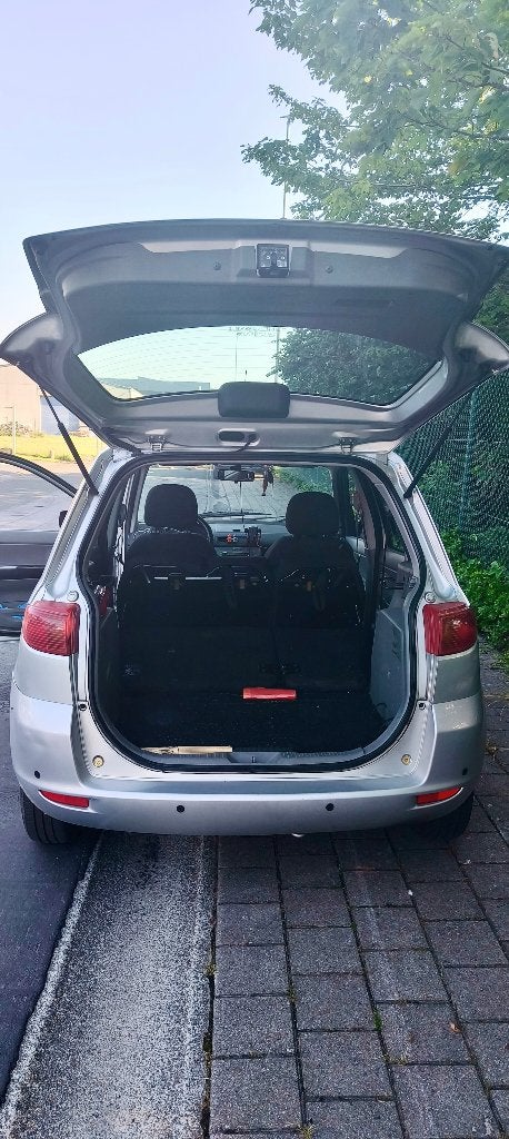 Mazda 2 1.4 disel, Autos, Mazda, Argent ou Gris, Achat, Noir, 5 portes