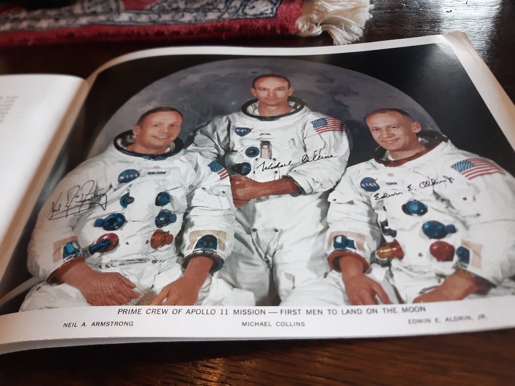 brochure 'Man on the Moon' 1969  boek 'maanlanding', Ophalen of Verzenden, Zo goed als nieuw, Overige typen