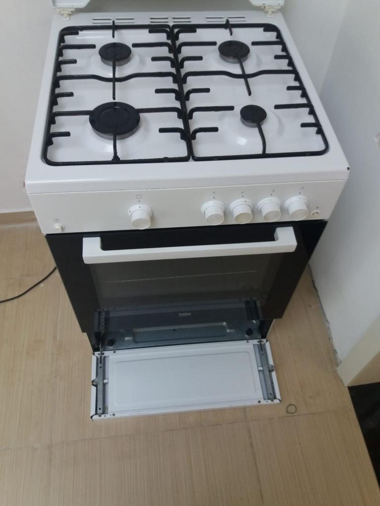 Beko fornuis, Elektronische apparatuur, Fornuizen, Ophalen, Zo goed als nieuw