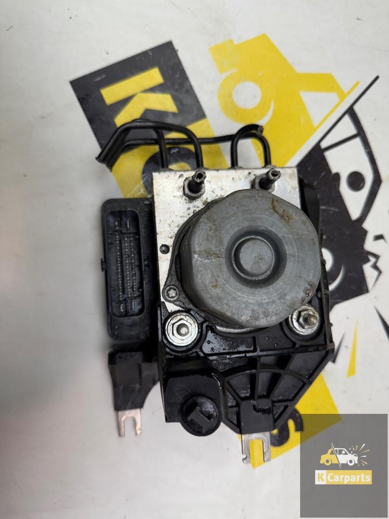 Pompe ABS MERCEDES-BENZ CLASSE A (W176) A0094316412, Mercedes-Benz AG, Mercedes-Benz, Utilisé, Mercedesstrasse 120
70372  Stuttgart, DE