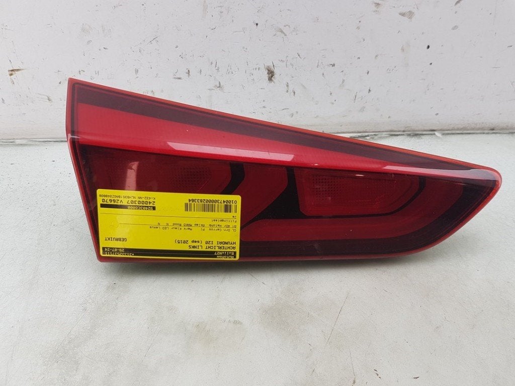 FEU ARRIÈRE GAUCHE Hyundai i20 (GBB) (|92403C8000|), Autos : Pièces & Accessoires, Hyundai Motor Deutschland GmbH, Kaiserleipromenade 5
63067  Offenbach am Main, DE