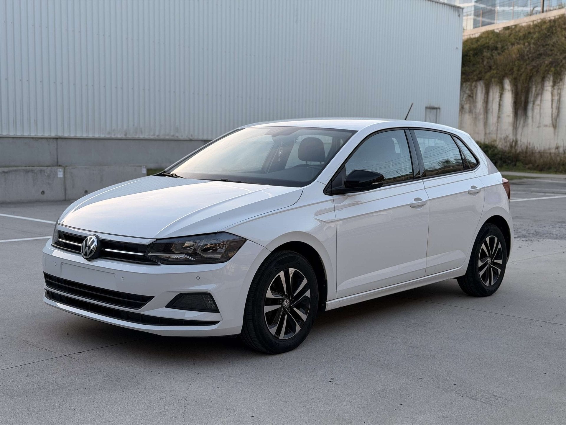 Volkswagen Polo 1.0 BENZINE • CARPLAY • GEKEURD • GARA, Stof, Gebruikt, Wit, Bedrijf