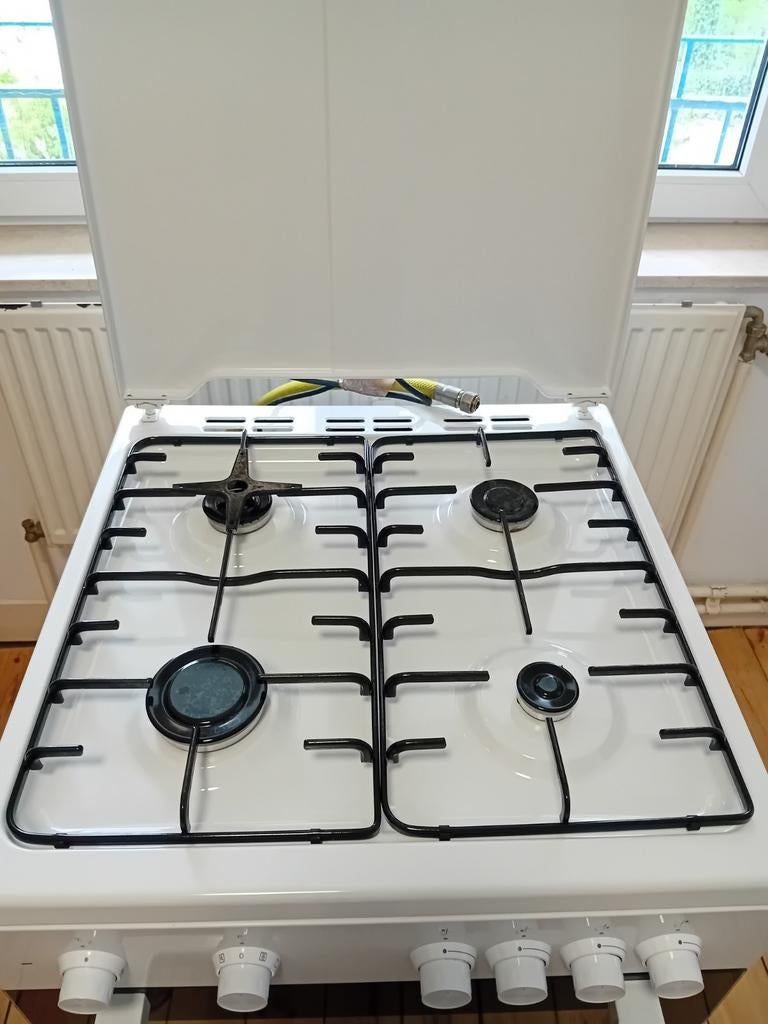 Cuisinière au gaz, Electroménager, Gaz, 4 zones de cuisson, Comme neuf, Enlèvement