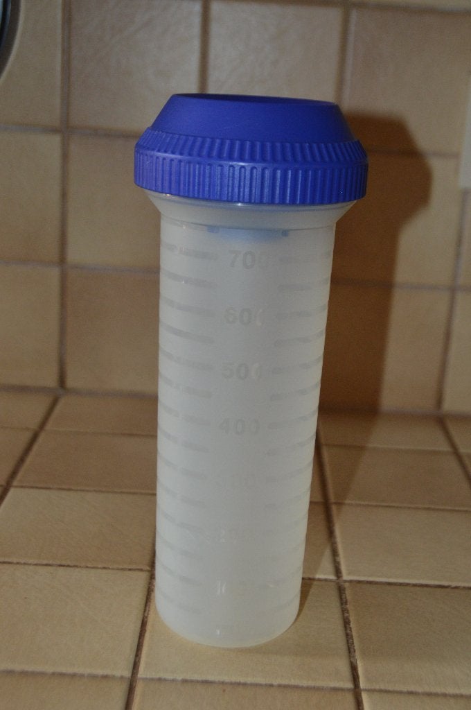 TUPPERWARE Super Shaker-Verseur 750ml bleu comme NEUF!, Enlèvement ou Envoi, 750 ml, Comme neuf, Bleu