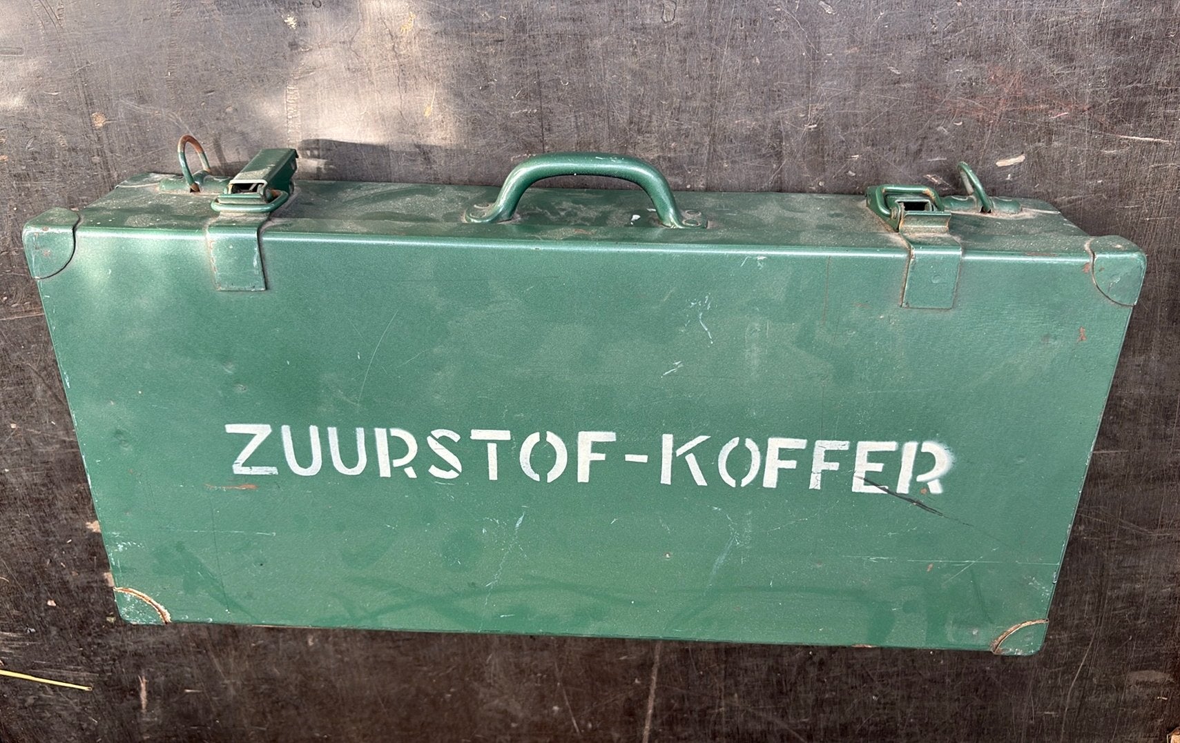 Vintage metalen zuurstof koffer met fles, Antiek en Kunst, Ophalen of Verzenden