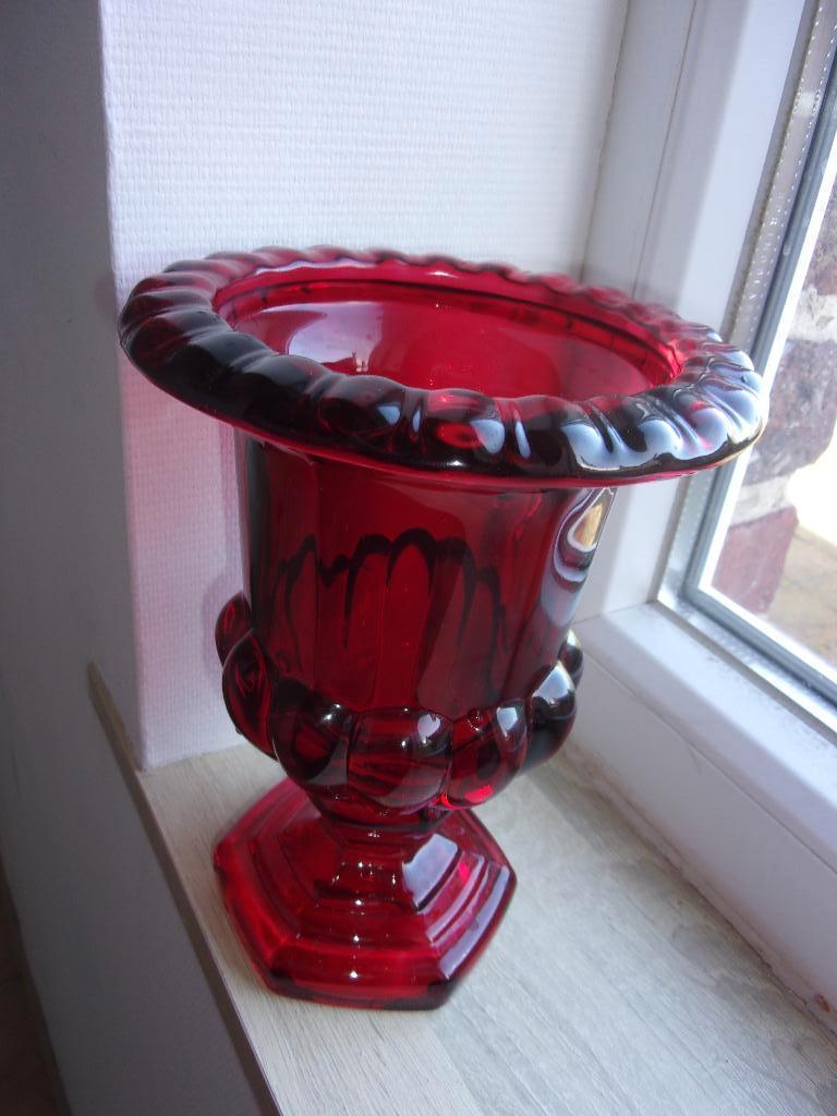 rode vaas, Huis en Inrichting, Woonaccessoires | Vazen, Nieuw, Ophalen of Verzenden, Glas, Minder dan 50 cm