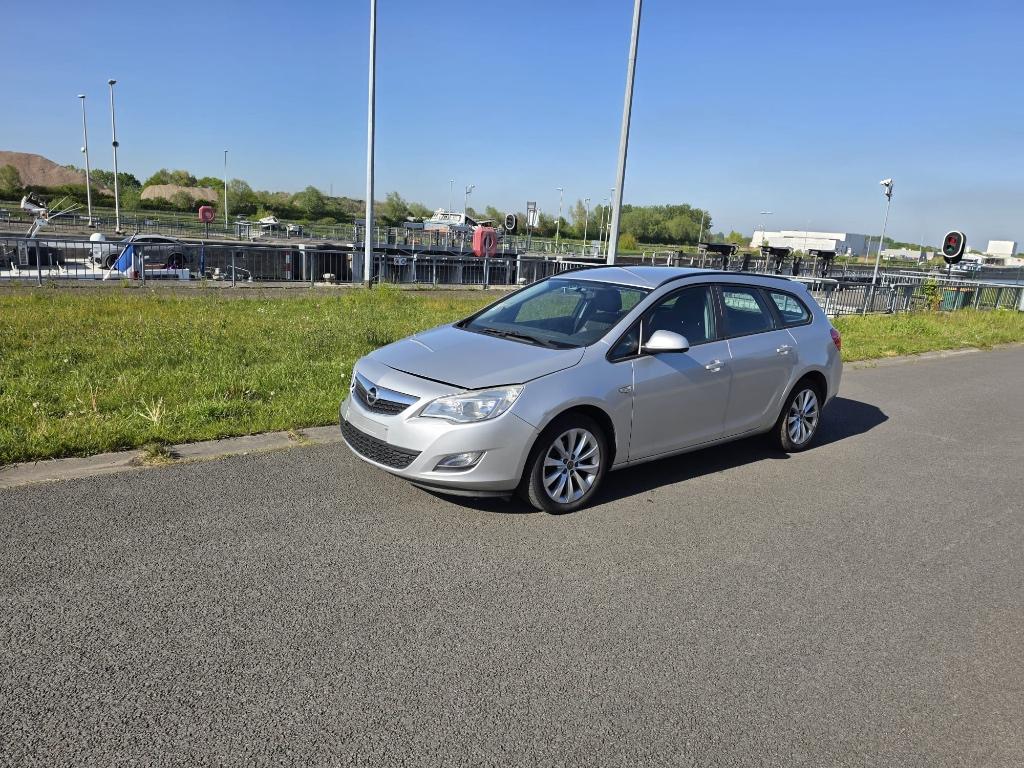 OPEL ASTRA Sports Tourer, 1.6 essence, 156400 km accidentée, Cuir, Achat, Entreprise, 149 g/km