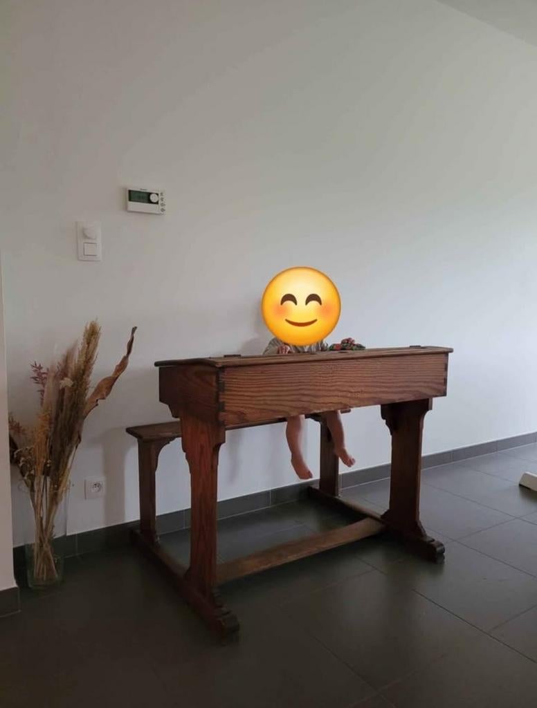 Retro schoolbank, Ophalen