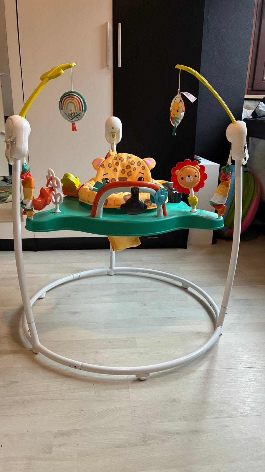 Activité bébé Jumperoo Léopard Fisher-Price (Excellent état), Enlèvement, Comme neuf, Set de jeu, Avec lumière