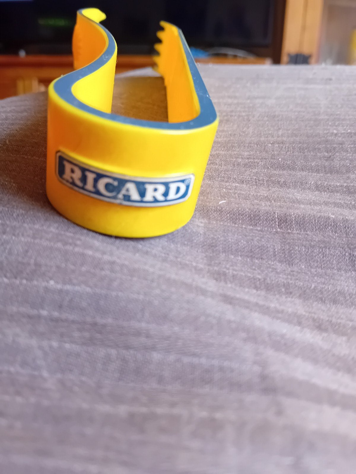 RICARD pince a Glacons, Ophalen