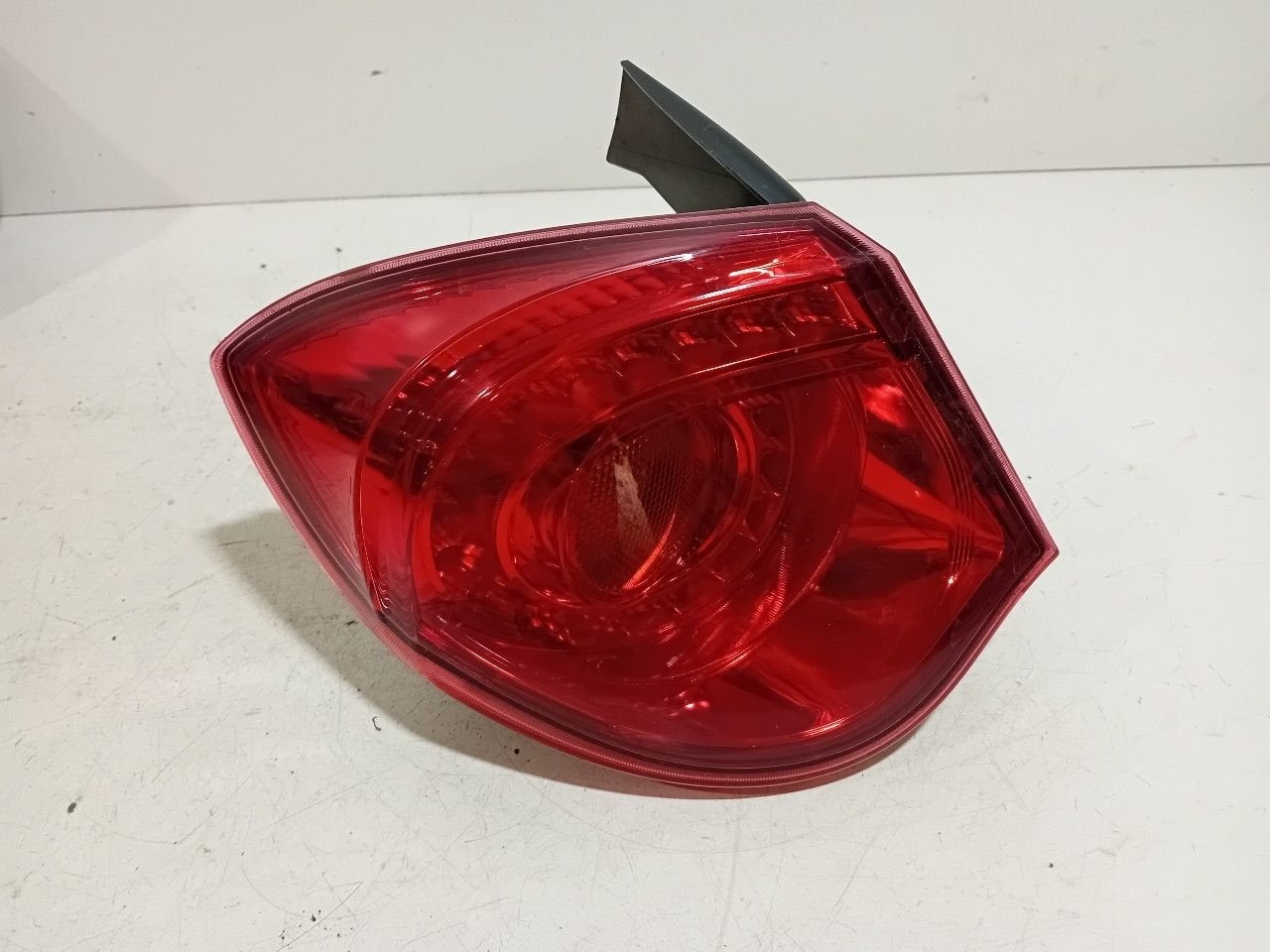 Achterlicht links buiten Alfa Romeo Giulietta 50513613, Onderdelen@venauto.nl, Van der Ven Autorecycling B.V., Ettenseweg 76, 4706 PB Roosendaal, The Netherlands