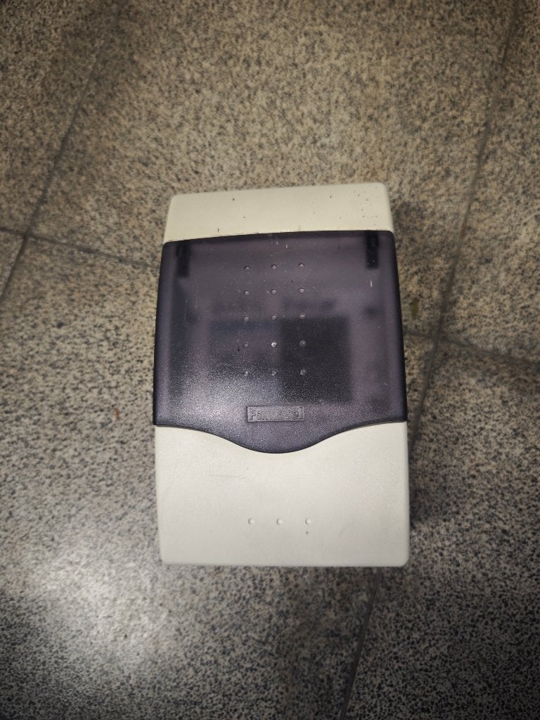 Famatal 4 slot mini zekeringkast, Doe-het-zelf en Bouw, Ophalen of Verzenden, Gebruikt, Overige merken, Groepenkast