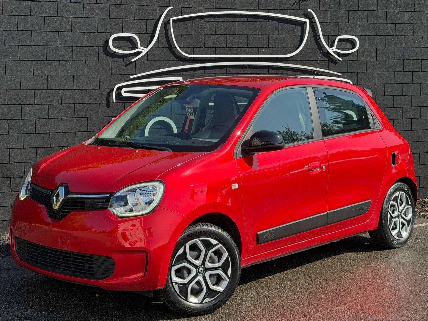 Renault Twingo 1.0i+GARANTIE 12 MOIS+AIRCO+CARPLAY+EURO 6D, Autos, Renault, Rouge, Entreprise, https://public.car-pass.be/vhr/c65e3d6f-73ac-4dea-840e-2b4af0a459ae