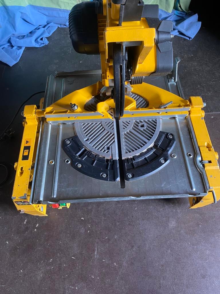 DeWalt dw743 flip-over, Ophalen, Gebruikt, 1200 watt of meer, Cirkelzaag