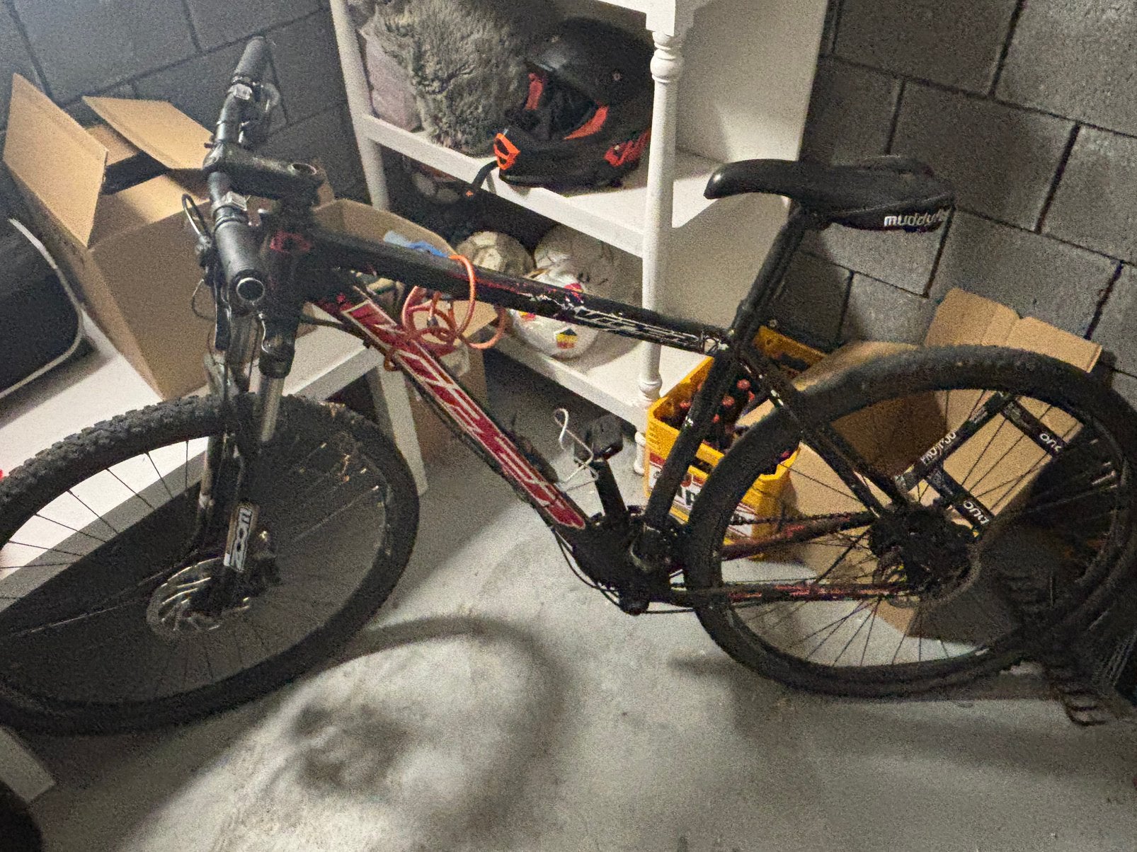 VTT 26 pouces personnalisé – À refaire – 50 € à discuter, Vélos & Vélomoteurs, Envoi, Comme neuf, 26 pouces