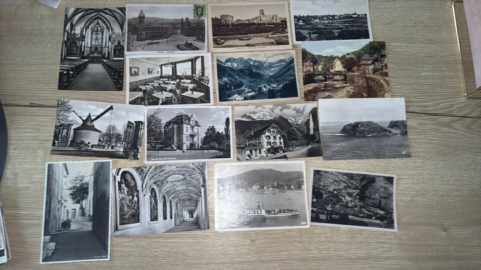 Lot 40 buitenlandse postkaarten vooral jaren 50 en 60, Verzamelen, Ophalen of Verzenden