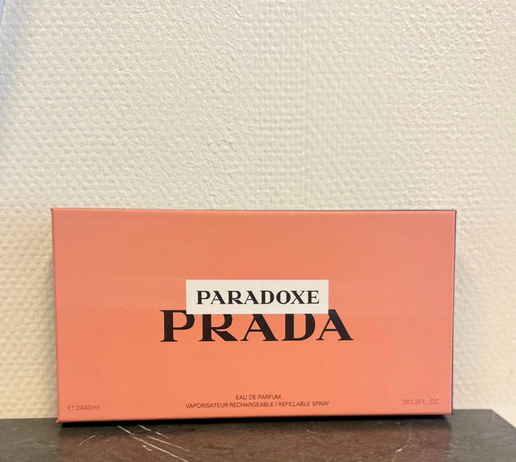 Prada Paradoxe, Enlèvement, Neuf
