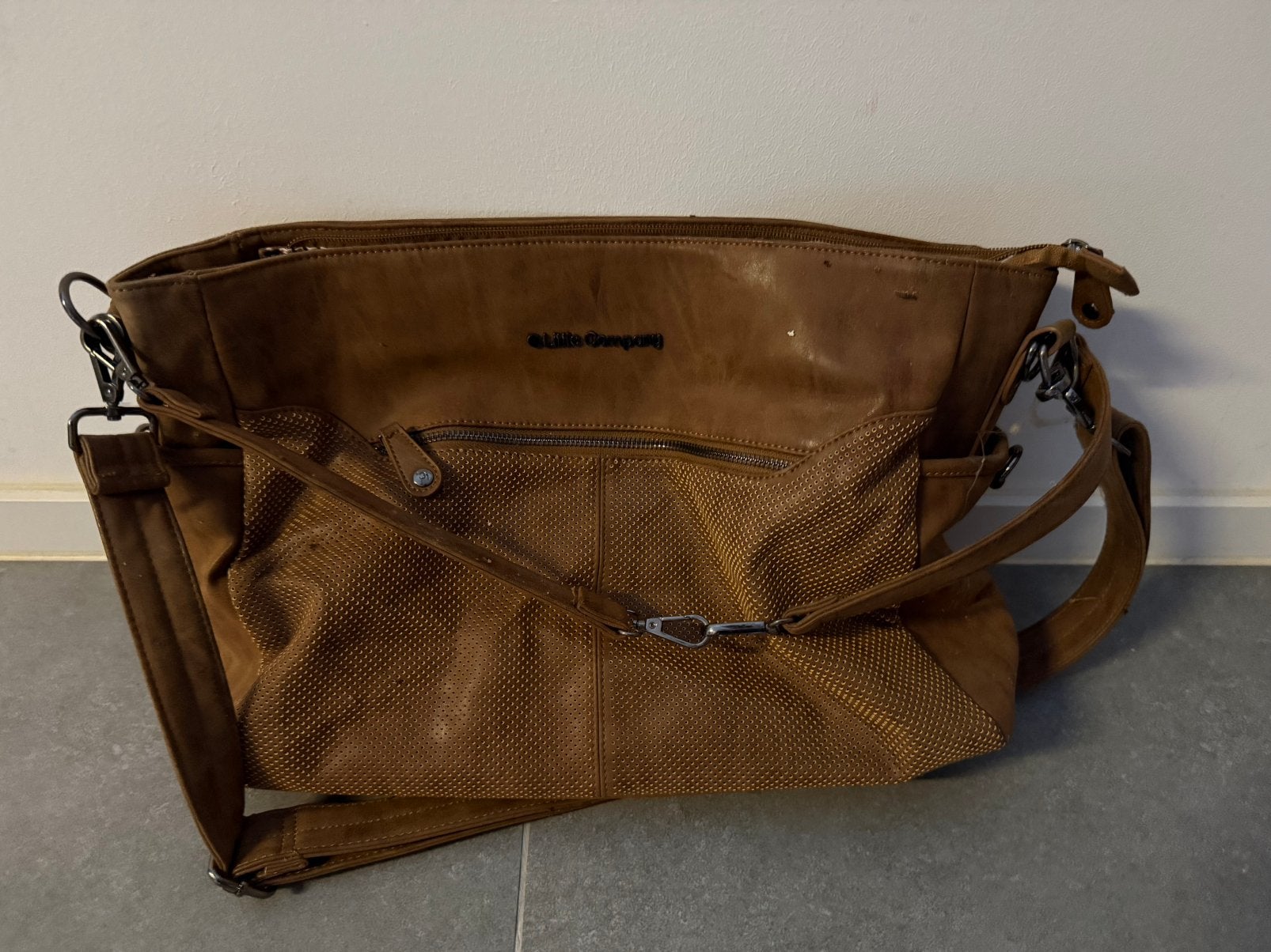 Luiertas lederlook (niet gebruikt), Enfants & Bébés, Sac à langer bébé, Sac à langer, Enlèvement, Poches supplémentaires, Neuf
