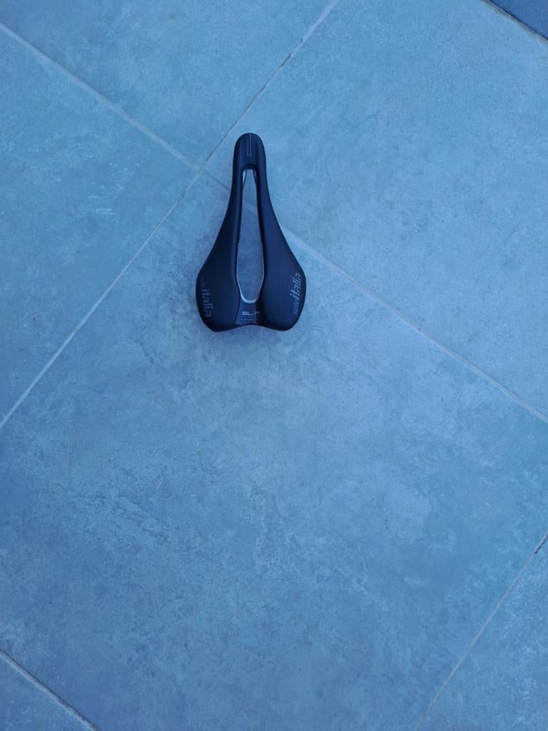 Selle de vélo de route Selle ItaliaSLR en parfait état, noir, Enlèvement, Racefiets, Selle