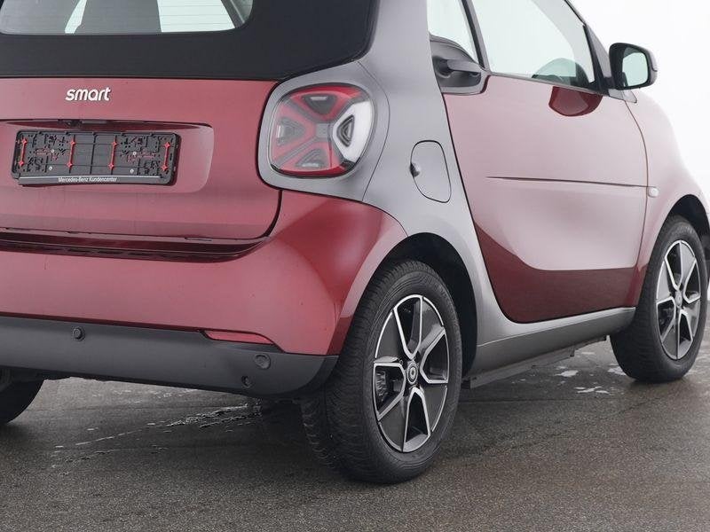 Smart Fortwo cabrio EQ Essential (automatique), Autos, Rouge, Achat, Entreprise, Entretenue par le concessionnaire