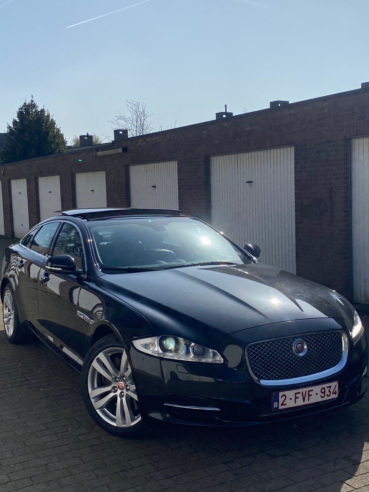 Prestige en prestaties gecombineerd: Jaguar XJ 2.0 (240 pk), Auto's, Automaat, Euro 5, Achterwielaandrijving, Zwart