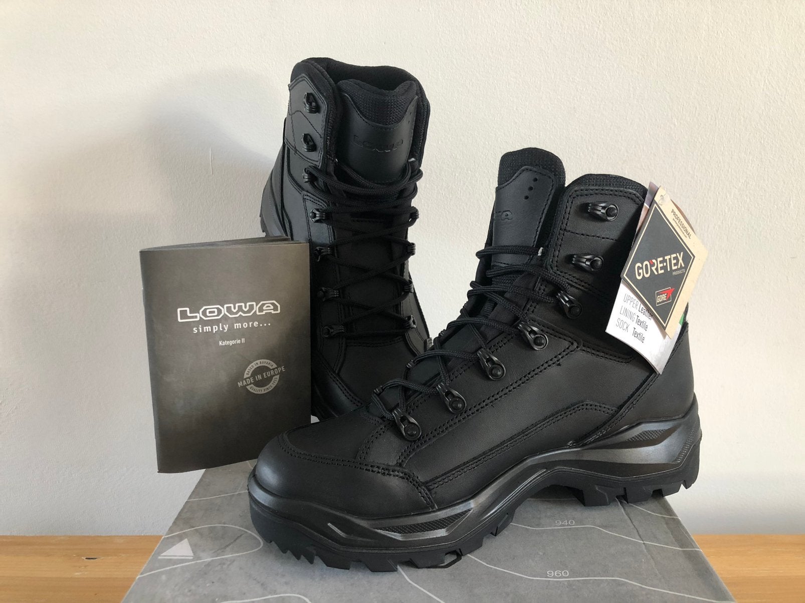 Chaussure tactique LOWA - renegade - neuve !, Zwart, Nieuw, Wandelschoenen, Ophalen of Verzenden