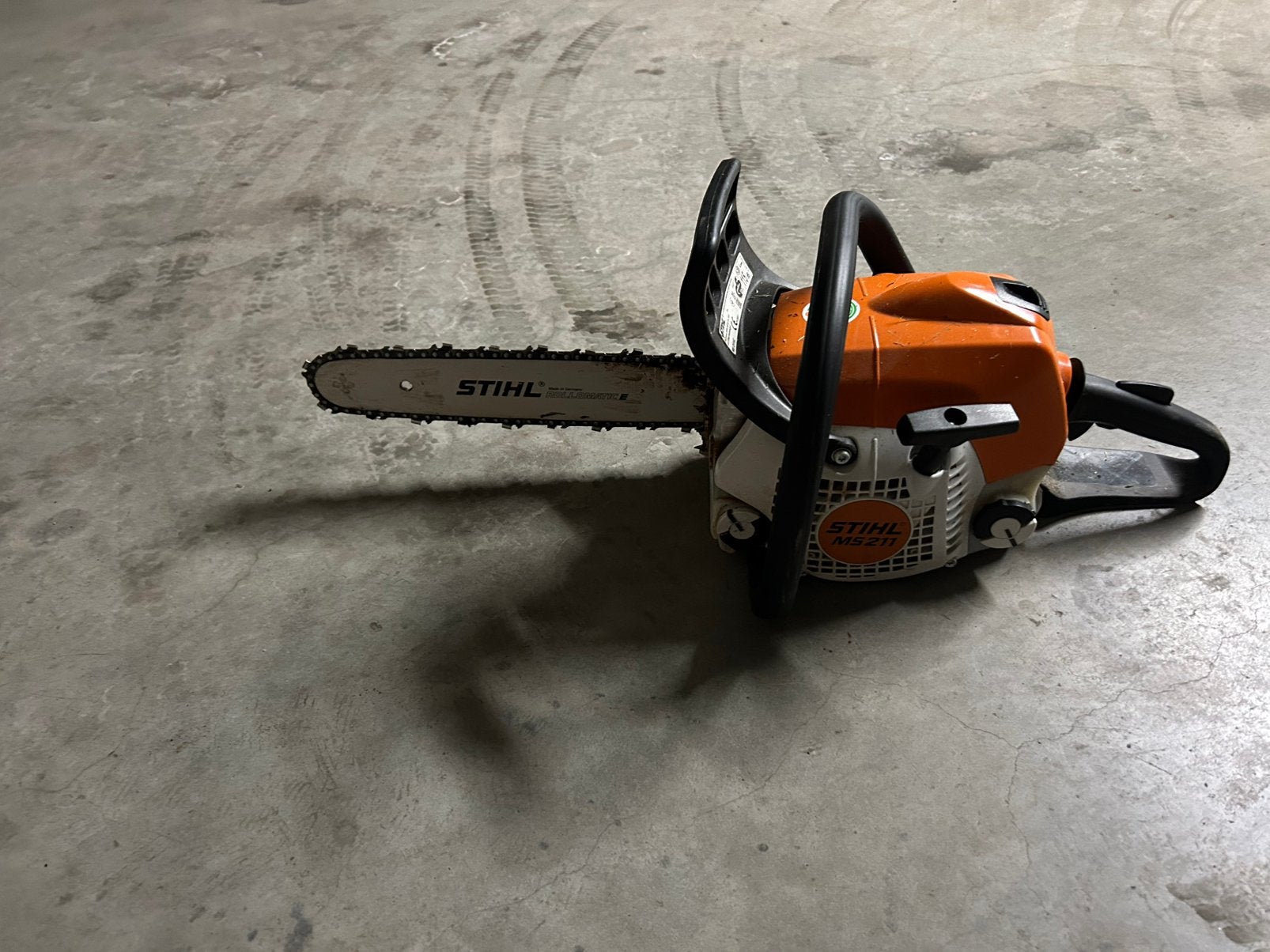 Stihl MS 211 Tronçonneuse Thermique Stihl, Jardin & Terrasse, Outils à main, Enlèvement, Comme neuf