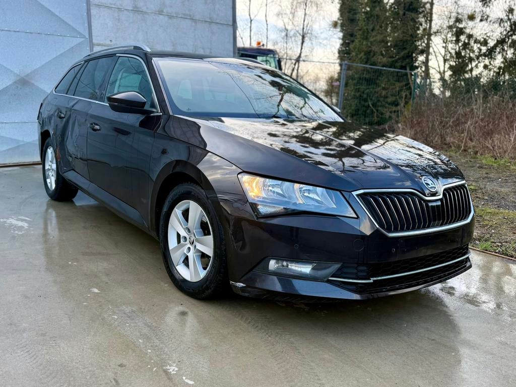 Škoda Superb Combi 1.6 TDI – 2016, Auto's, Automaat, Zwart, Zwart, Bedrijf