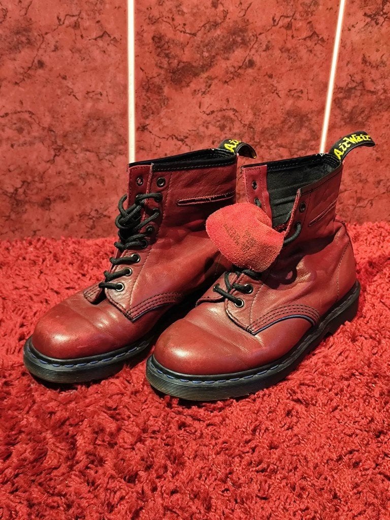 Dr Martens Vintage Made in England UK7 taille 37, Vêtements | Femmes, Rouge, Enlèvement ou Envoi, Boots et Botinnes, Dr Martens