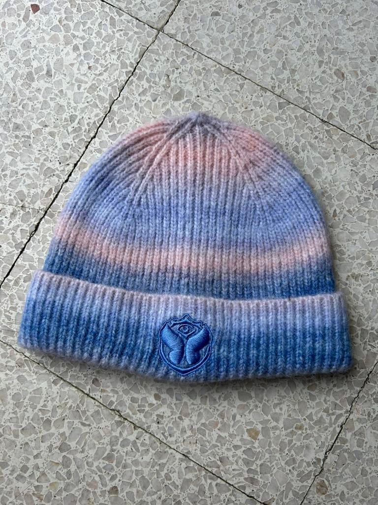 Official Tomorrowland Beanie - Gradient Blue/Pink - One Size, Ophalen of Verzenden, Zo goed als nieuw, Maat 42/44 (L), Muts