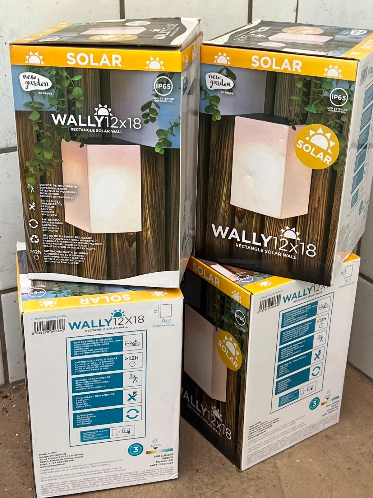 Applique murale LED solaire Wally IP65 – Neuve, Animaux & Accessoires, Enlèvement