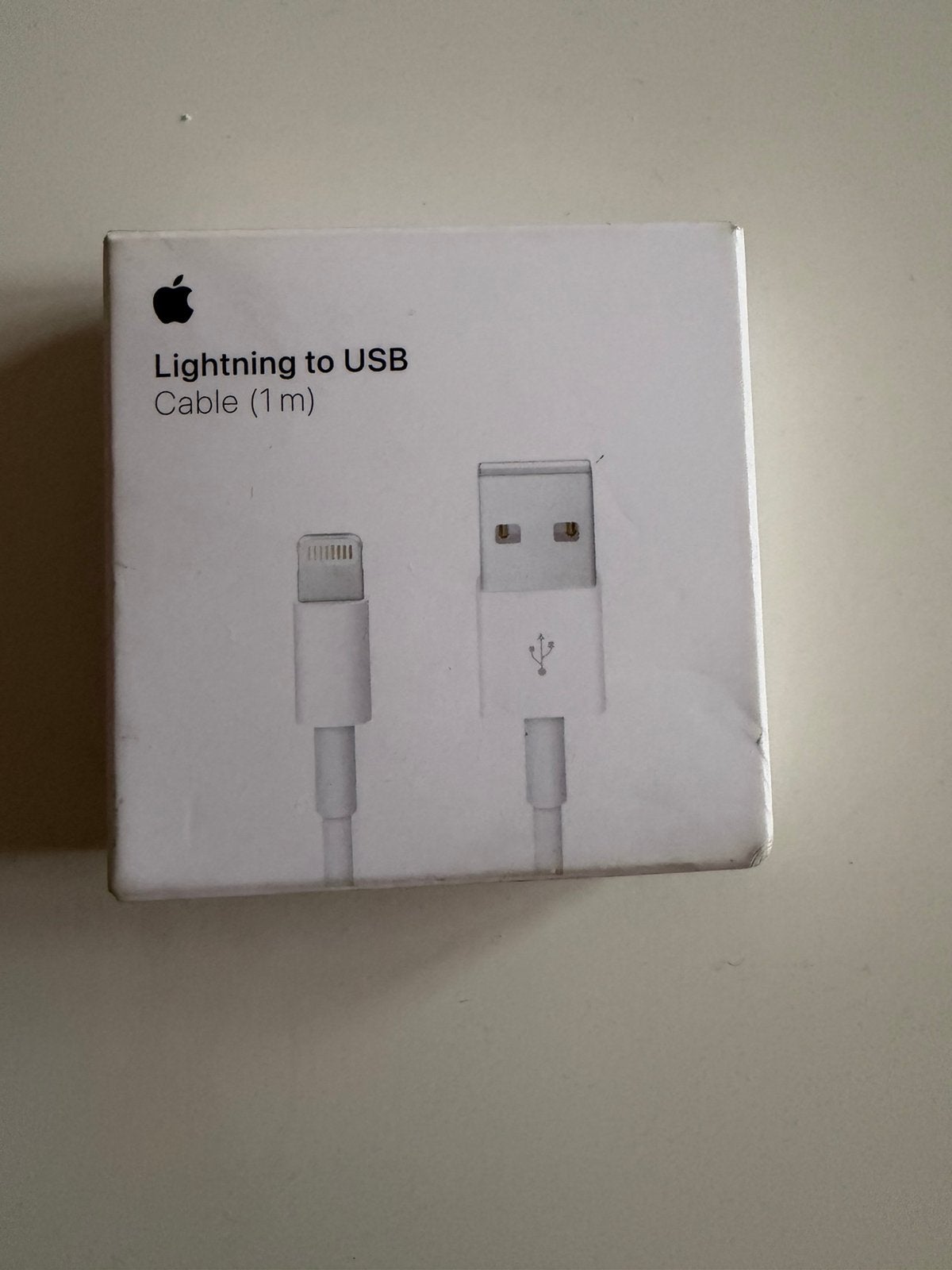 Prachtige Apple Lightning-naar-USB-kabel in de verpakking, Telecommunicatie, Mobiele telefoons | Telefoon-opladers, Lightning