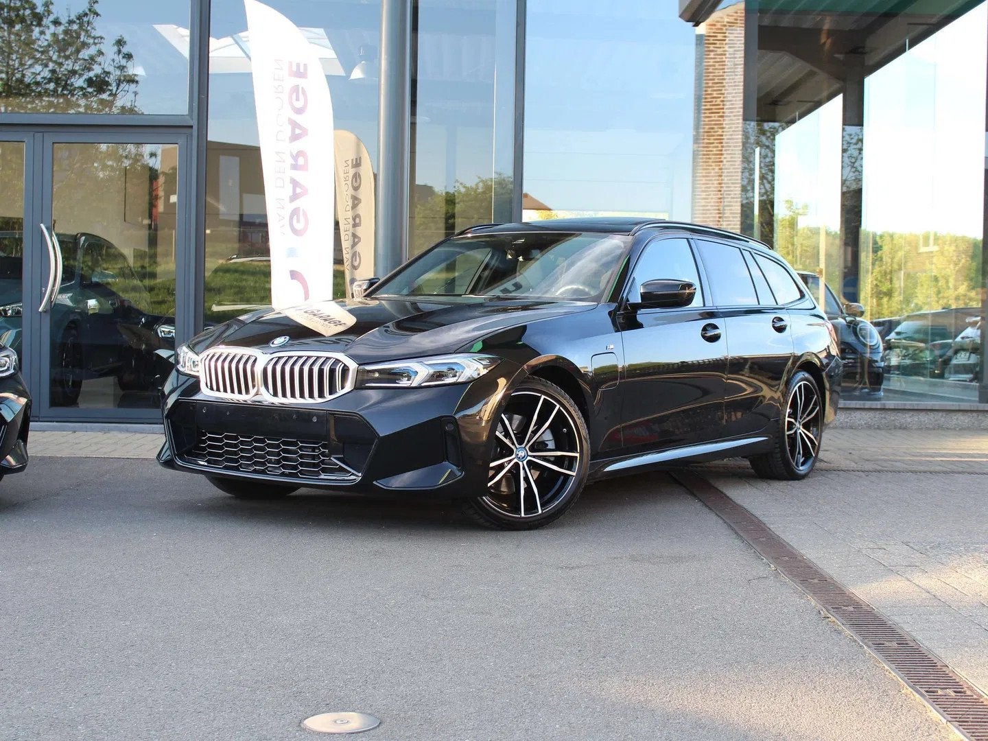 BMW 3 Serie 320 e Touring M Sport / PANO / HUD / CAM / BLIND, Autos, Euro 6, Entreprise, Noir, 5 portes