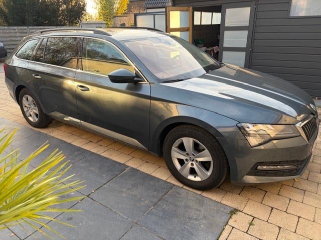 Skoda Superb 1.6 diesel Automaat Dsg Bouwjaar 9/2020, Autos, Skoda, Cuir, Argent ou Gris, Achat, Euro 6