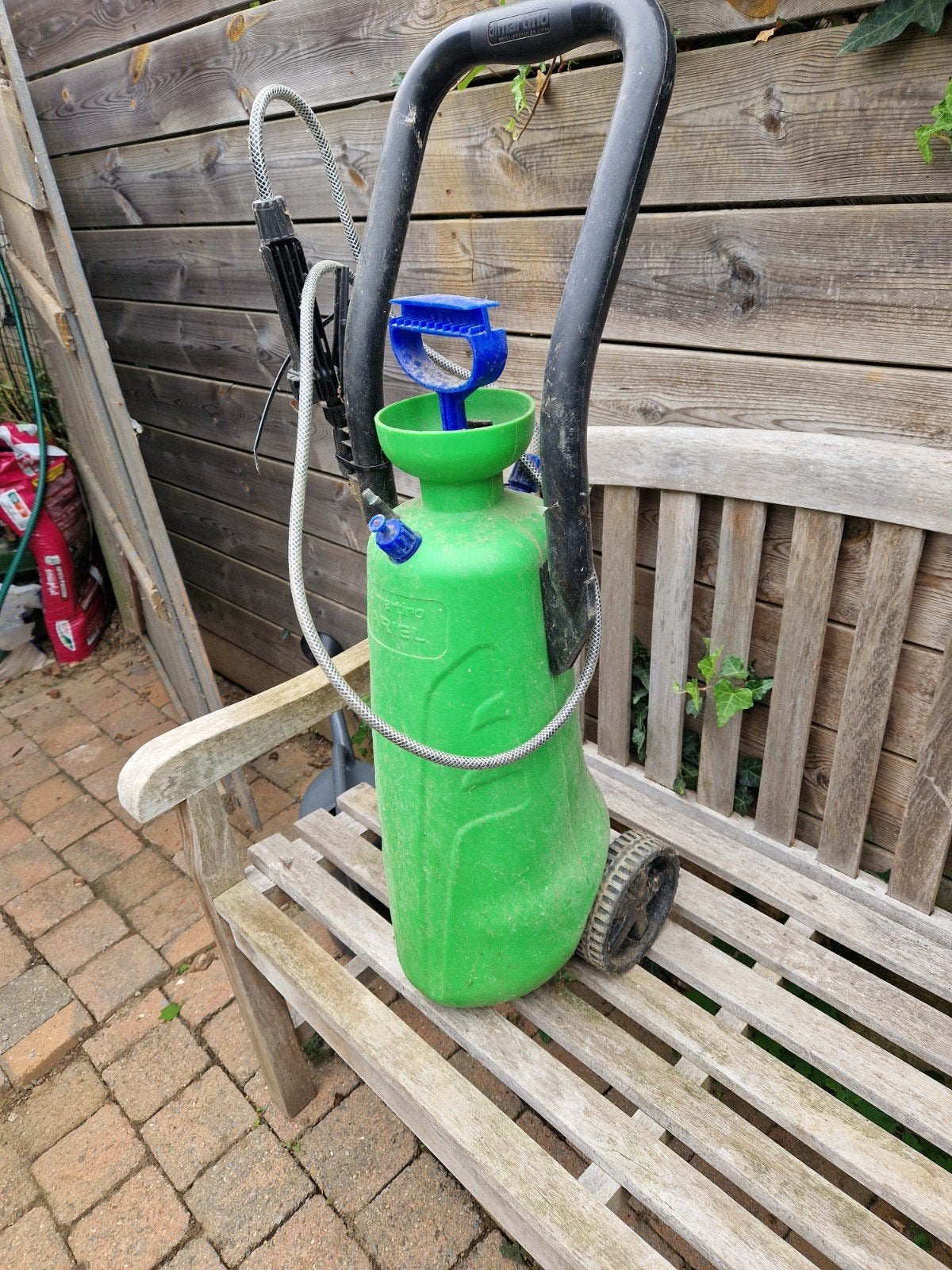 sproeier met wielen, Tuin en Terras, Ophalen