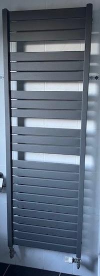 Design radiator mat grijs, Bricolage & Construction, Chauffage & Radiateurs, Comme neuf, Radiateur, 80 cm ou plus, 60 à 150 cm
