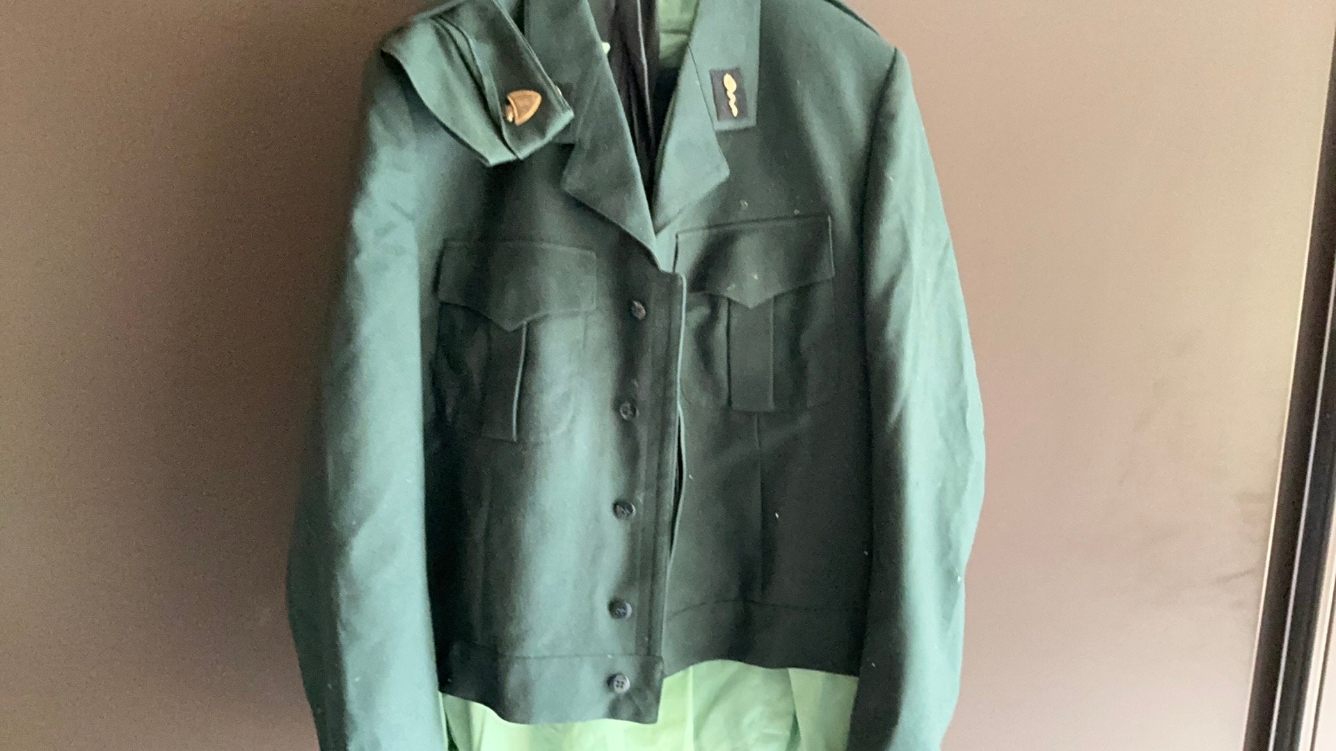 Service médical uniforme, Collections, Objets militaires | Général, Enlèvement ou Envoi