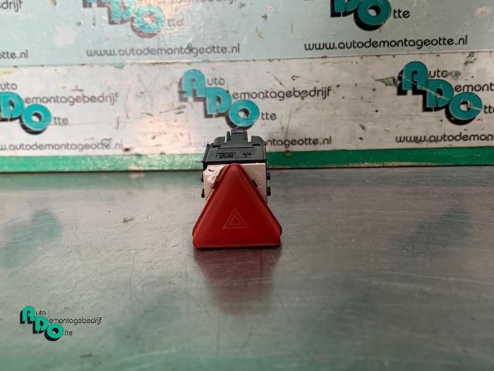 Commutateur éclairage d'urgence d'un Volkswagen Golf (Golf, Autos : Pièces & Accessoires, Volkswagen, -, 3 mois de garantie, Utilisé