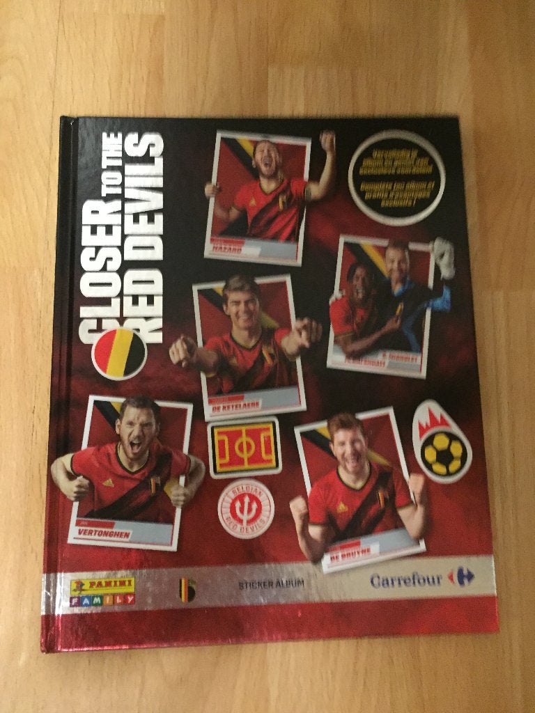 Panini Closer to the Red Devils, Collections, Enlèvement ou Envoi, Neuf, Livre ou Revue