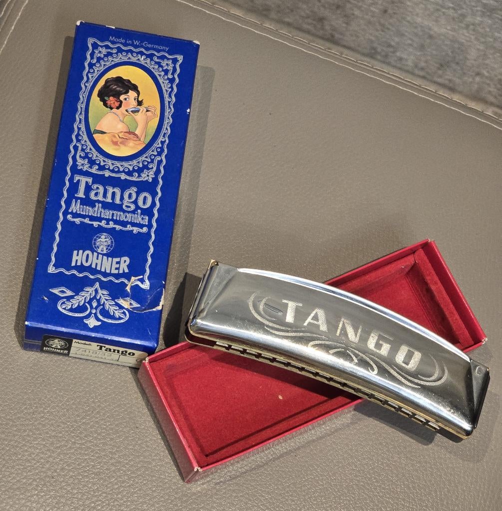 TANGO Mondharmonica HOHNER 7418/32 in doosje, Musique & Instruments, Instruments à vent | Harmonica, Harmonica en do, Enlèvement ou Envoi