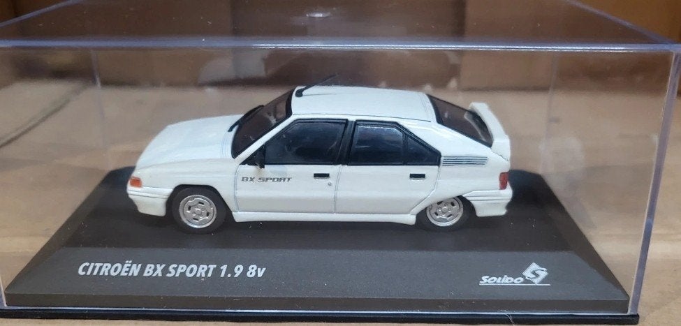 Citroën BX sport 1.9 blanche 1:43 dans une vitrine Solido, Enlèvement ou Envoi, Solido
