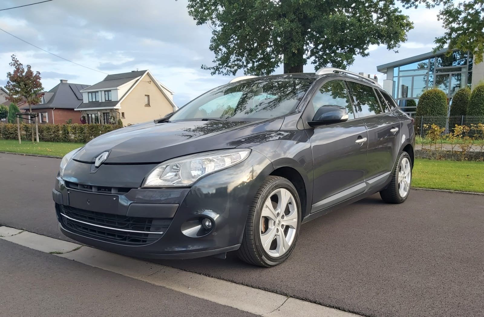 Renault Megane break 1.5dci Euro5 / 2011 / boîte AUTOMATIQUE, Autos, Renault, Euro 5, Achat, 129 g/km, 5 portes